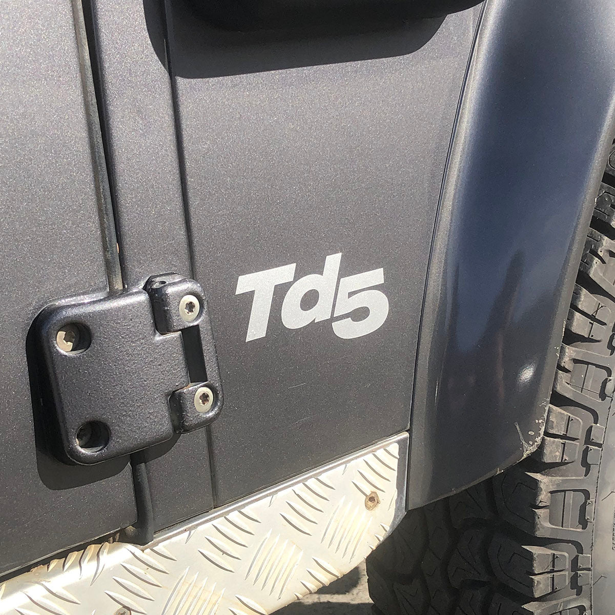 LAND ROVER DEFENDER TD5 DECAL : SILVER