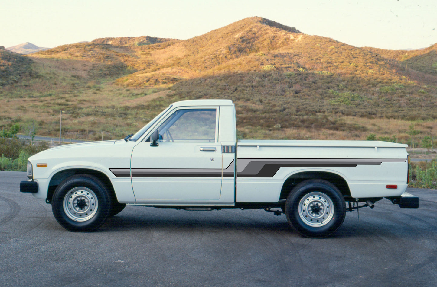 EXMOUTH BODY DECAL KIT : TOYOTA HILUX (1978-1983)