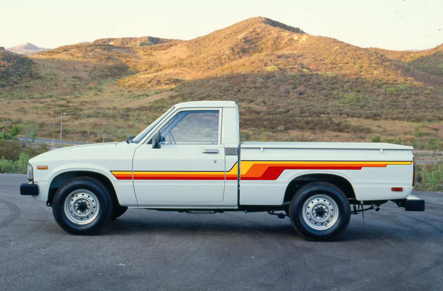 EXMOUTH BODY DECAL KIT : TOYOTA HILUX (1978-1983)