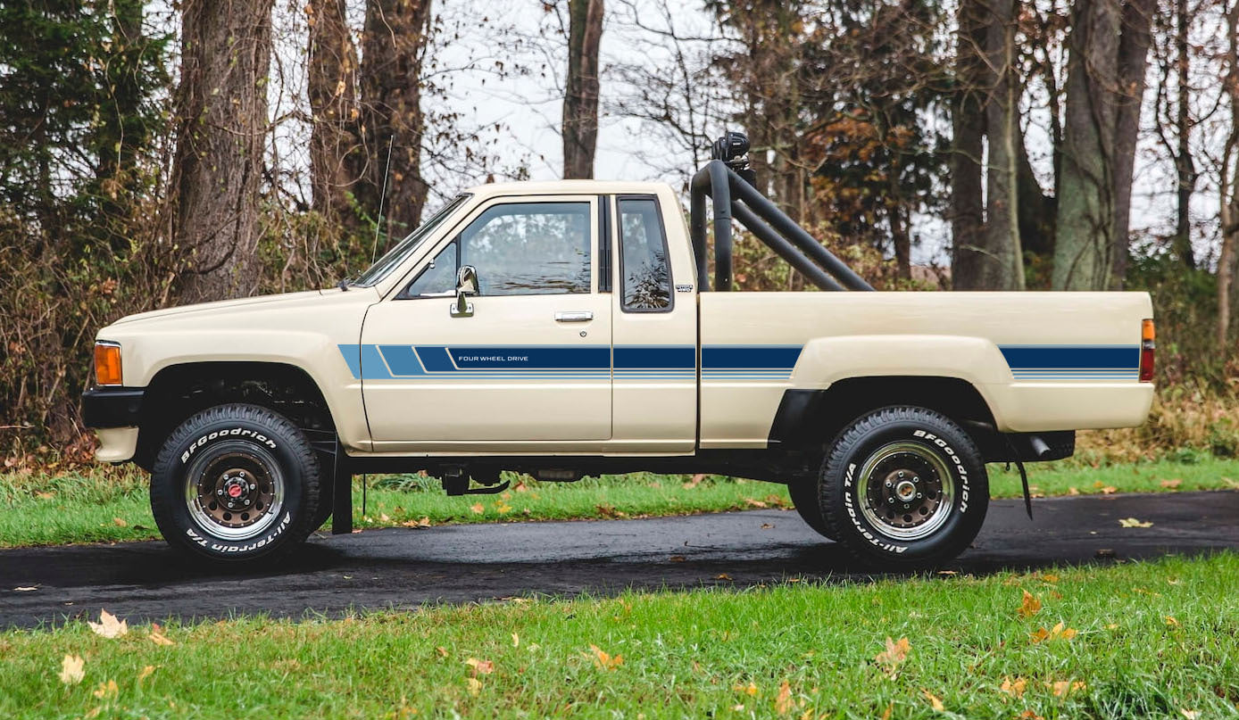 COBAR BODY DECAL KIT : TOYOTA HILUX (1983-1988)
