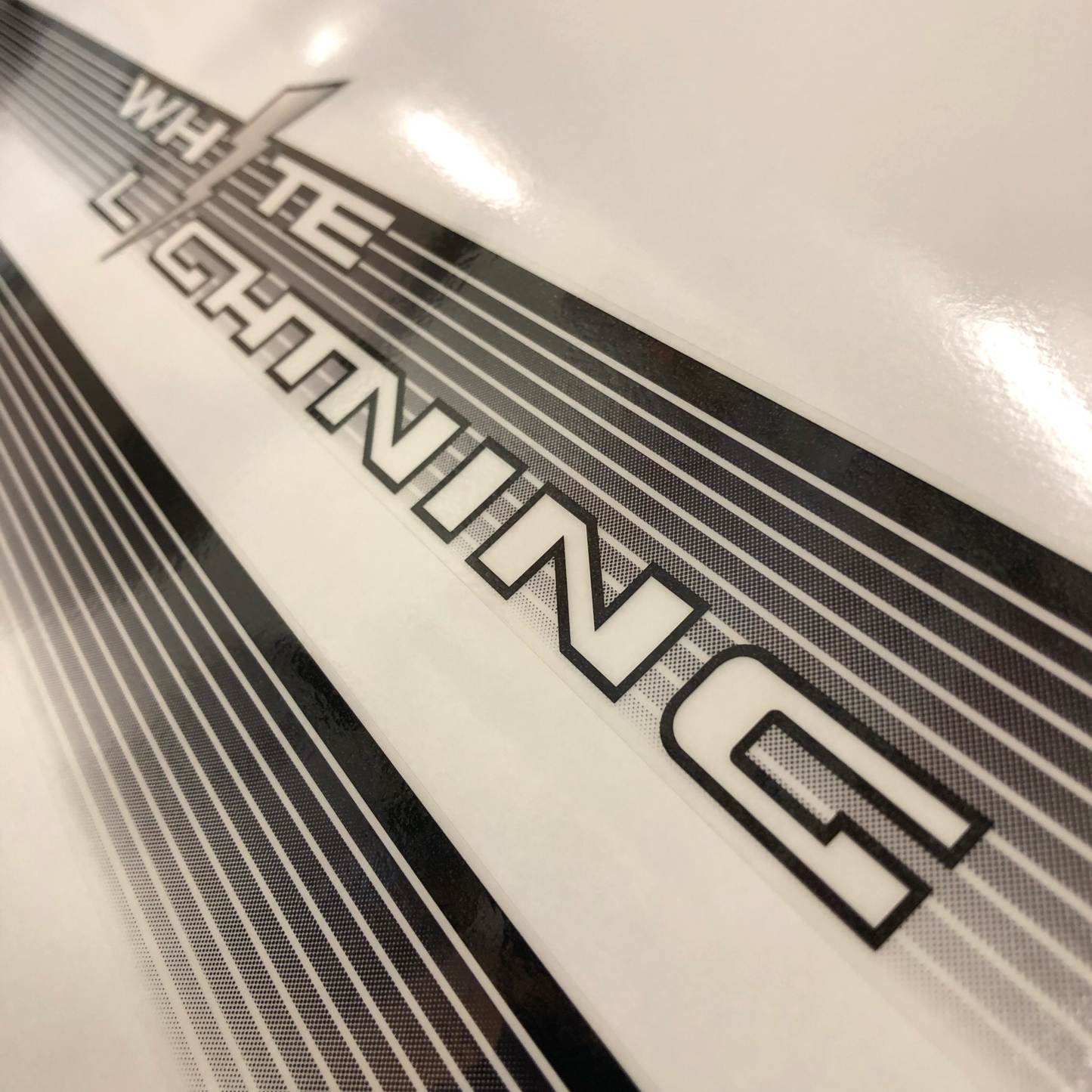 WHITE LIGHTNING BODY STRIPE KIT : TOYOTA LAND CRUISER 60-SERIES
