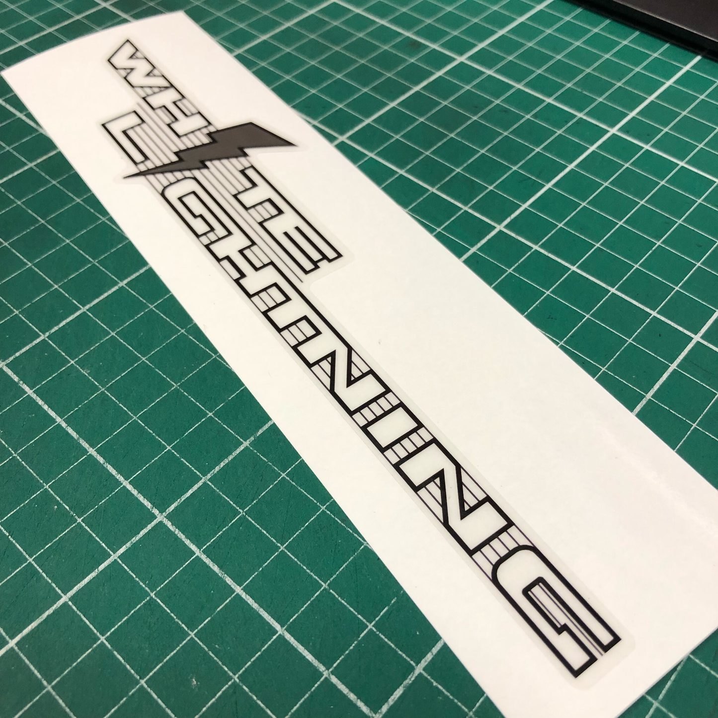 WHITE LIGHTNING TAILGATE & HOOD DECAL : 60-SERIES LANDCRUISER
