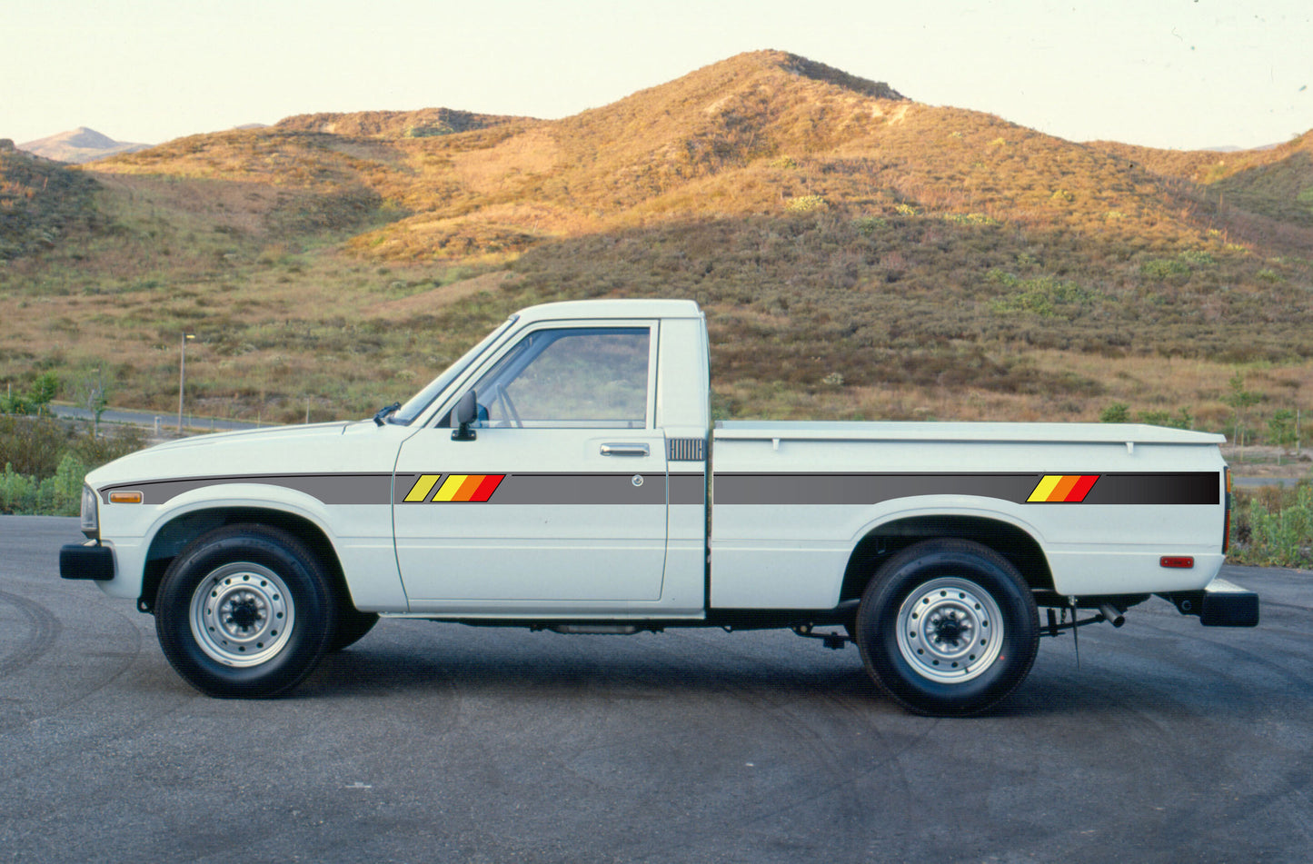OKINAWA BODY DECAL KIT : TOYOTA HILUX (1978-1983)