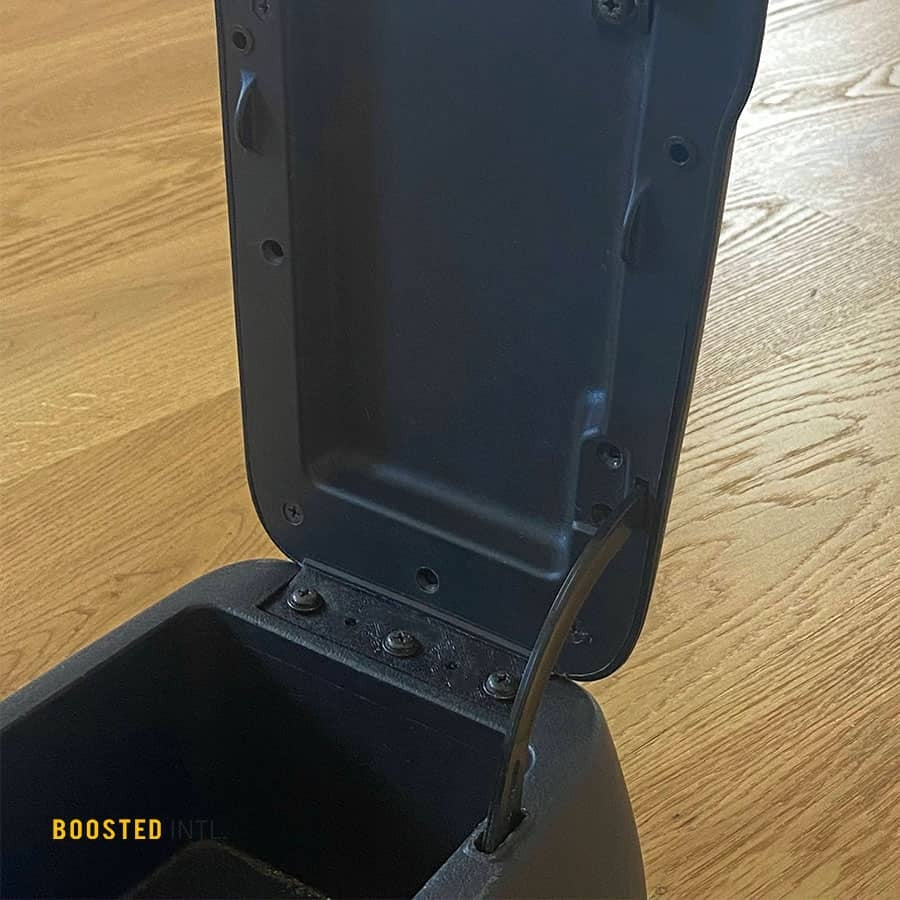 CENTRE CONSOLE HINGE : NISSAN SILVIA S13/180SX/240SX
