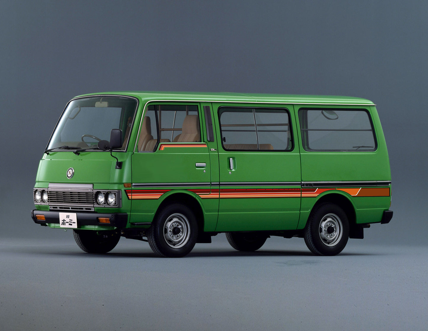 SYDENHAM BODY DECAL KIT : NISSAN URVAN (E23)