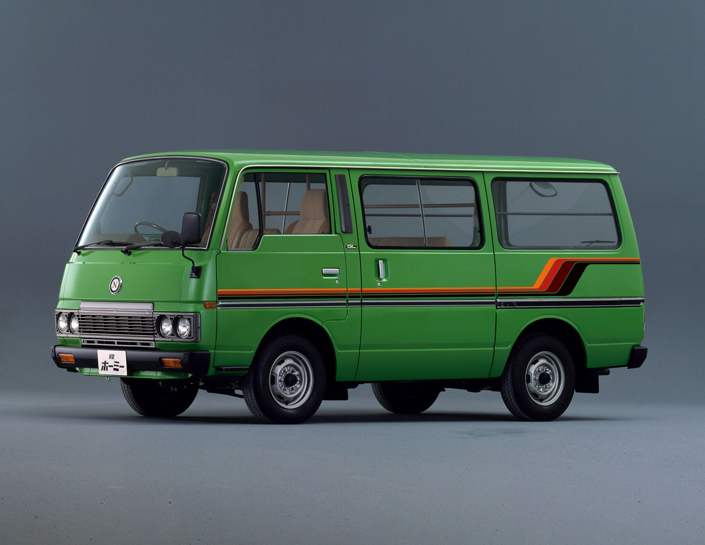JAMESTOWN BODY DECAL KIT : NISSAN URVAN (E23)