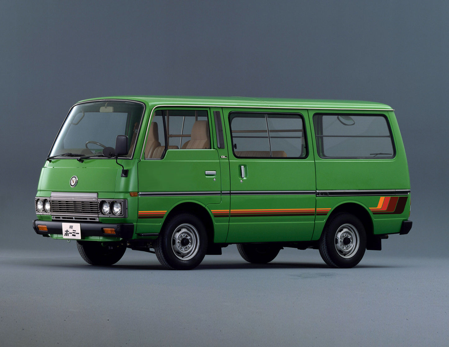 SEATTLE BODY DECAL KIT : NISSAN URVAN (E23)