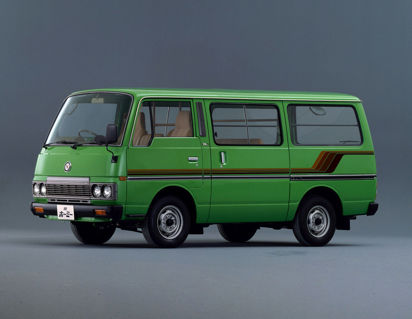 JAMESTOWN BODY DECAL KIT : NISSAN URVAN (E23)