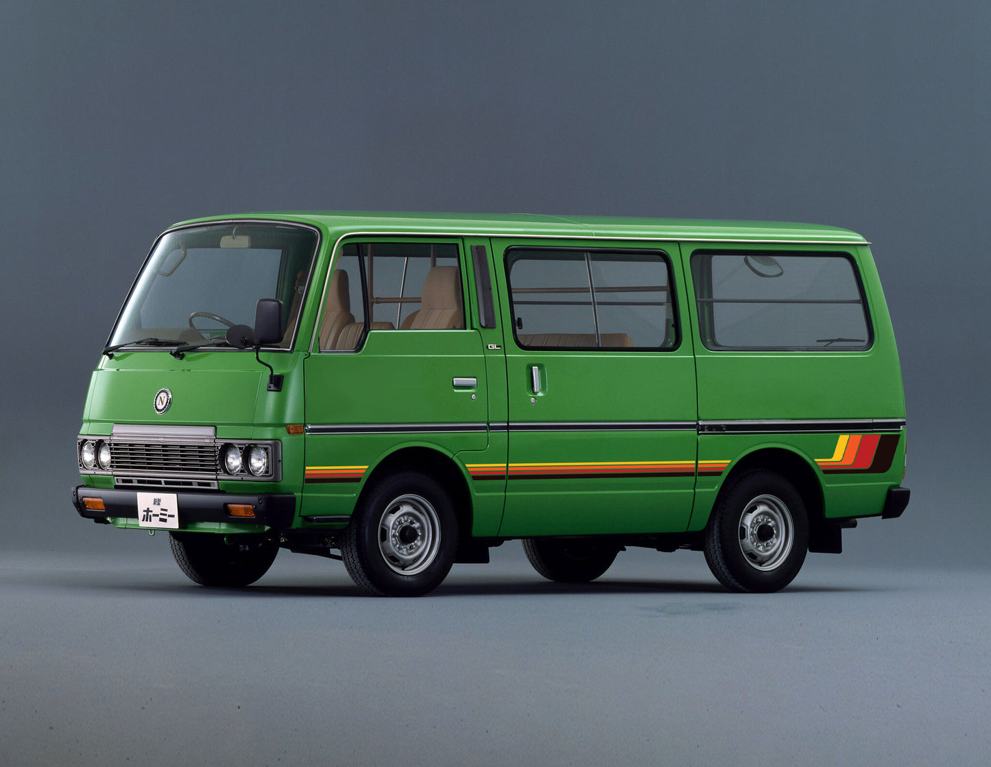 SEATTLE BODY DECAL KIT : NISSAN URVAN (E23)