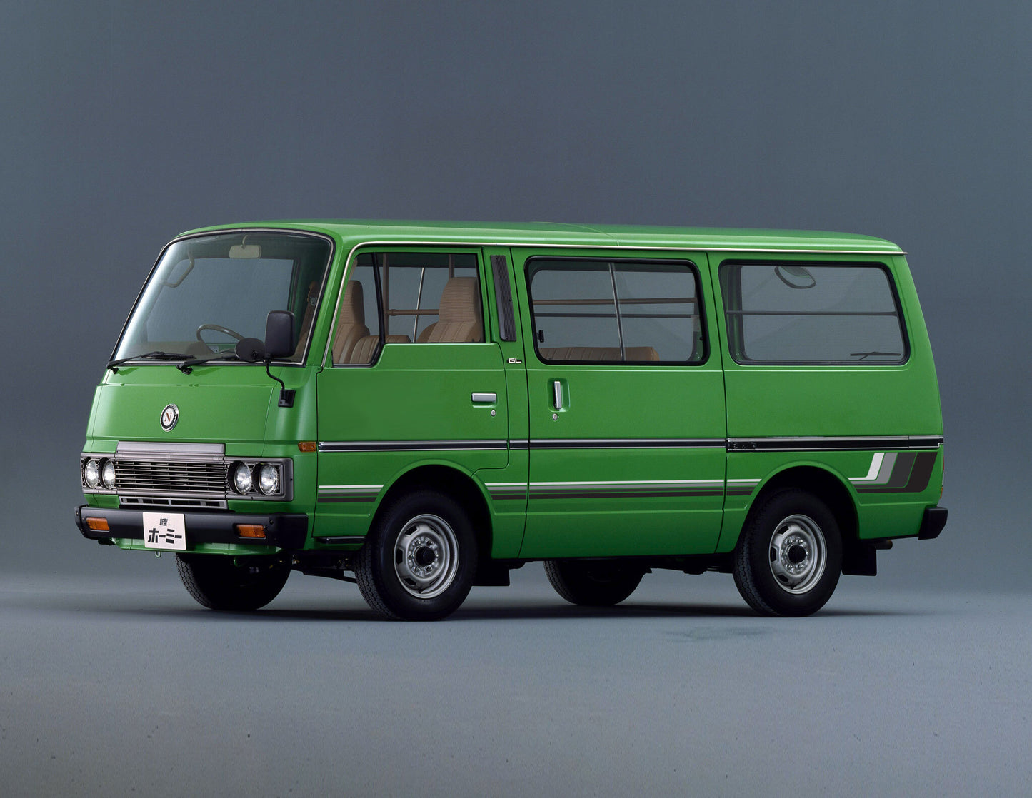 SEATTLE BODY DECAL KIT : NISSAN URVAN (E23)