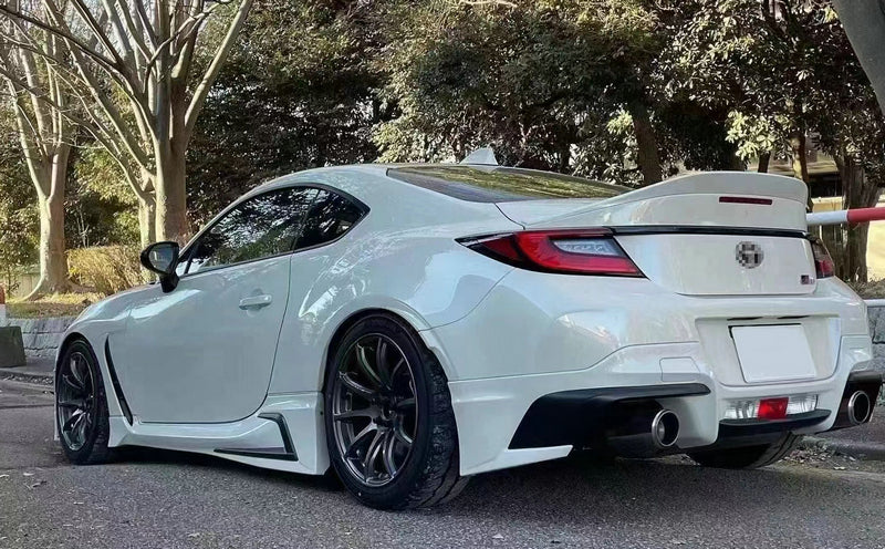 SPEC-TR CARBON FIBRE DUCKLIP SPOILER : TOYOTA GR86 / SUBARU BRZ (2022+ )
