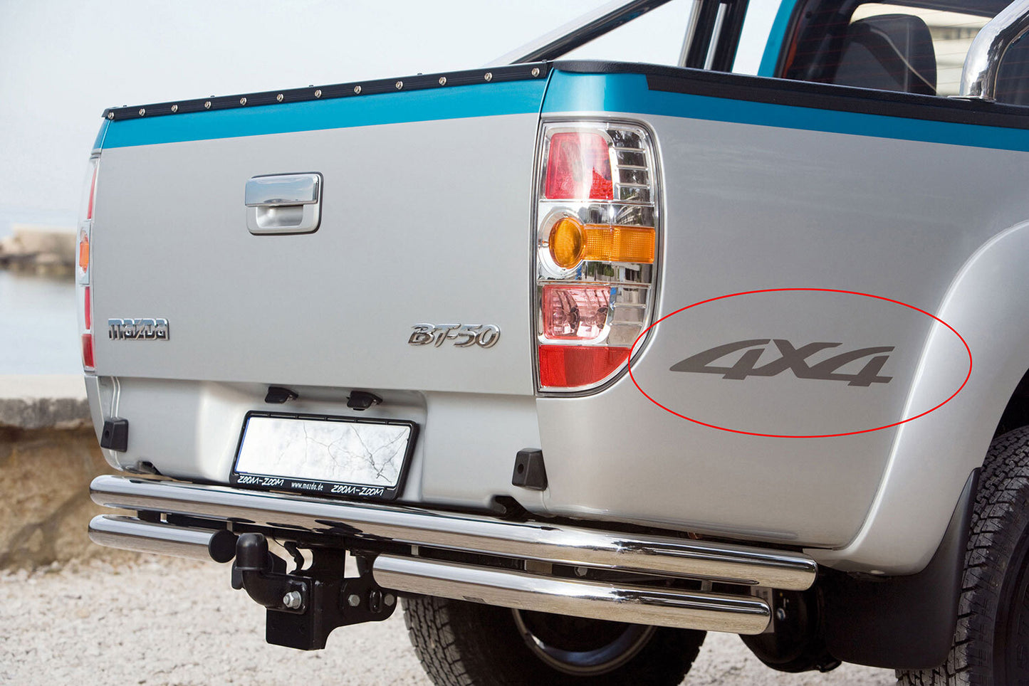 4x4 SIDE OF TUB DECAL : MAZDA BT-50 (2006-2012)