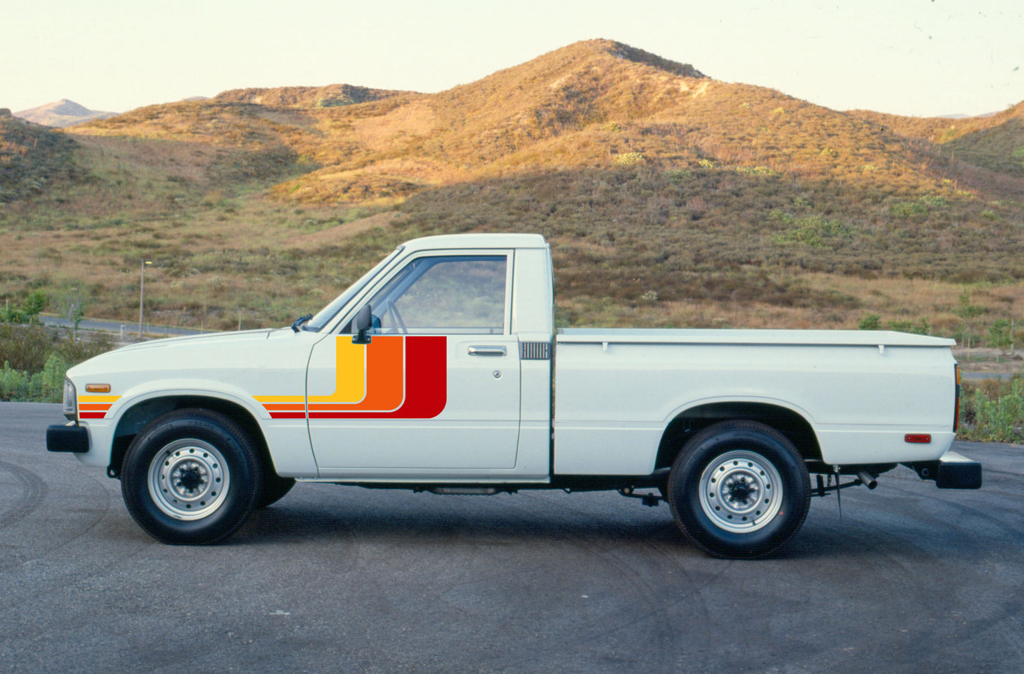 CEDUNA BODY DECAL KIT : TOYOTA HILUX (1978-1983)