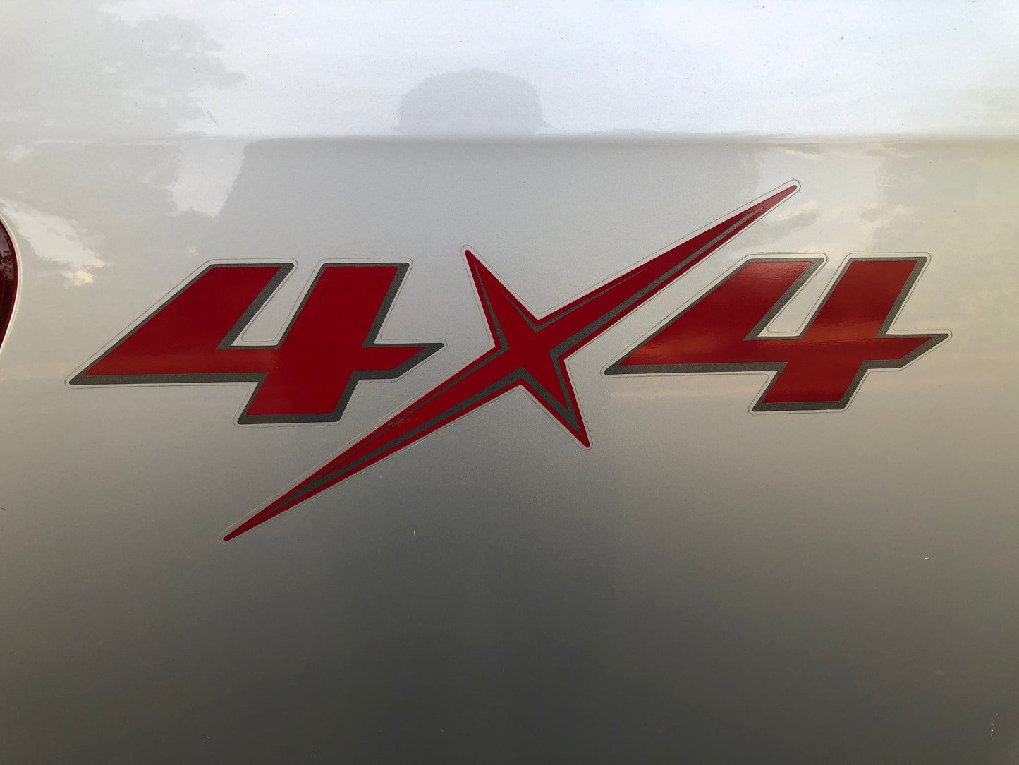 4x4 SIDE OF TUB DECAL SET : ISUZU D-MAX (2012-2018)