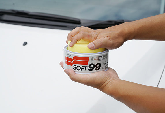SOFT99-SERIES WHITE CARNAUBA GLOSS FINISH WAX