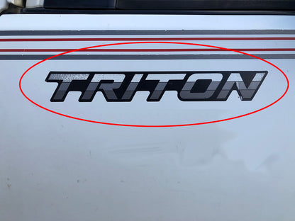 1986-1996 MITSUBISHI TRITON DOOR DECAL SET : TRITON (LIGHT VERSION)