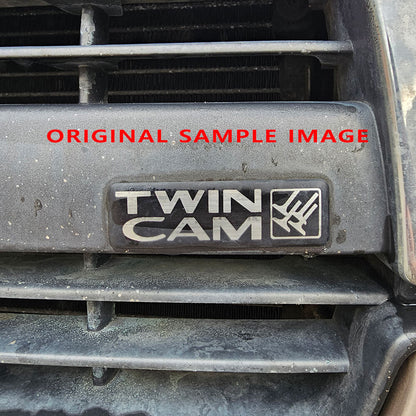 TWIN CAM RESIN-COATED GRILLE EMBLEM : 80-SERIES TOYOTA LAND CRUISER
