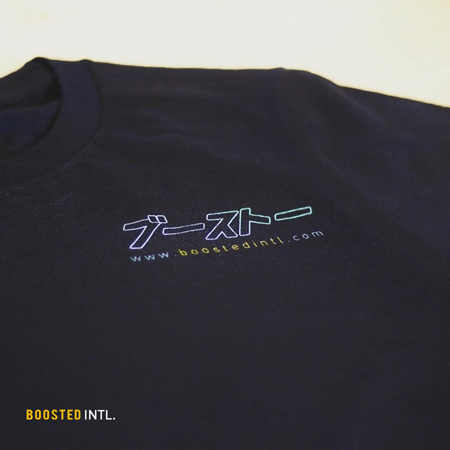 CLASSIC â€œBOOSTEDâ€ TEE